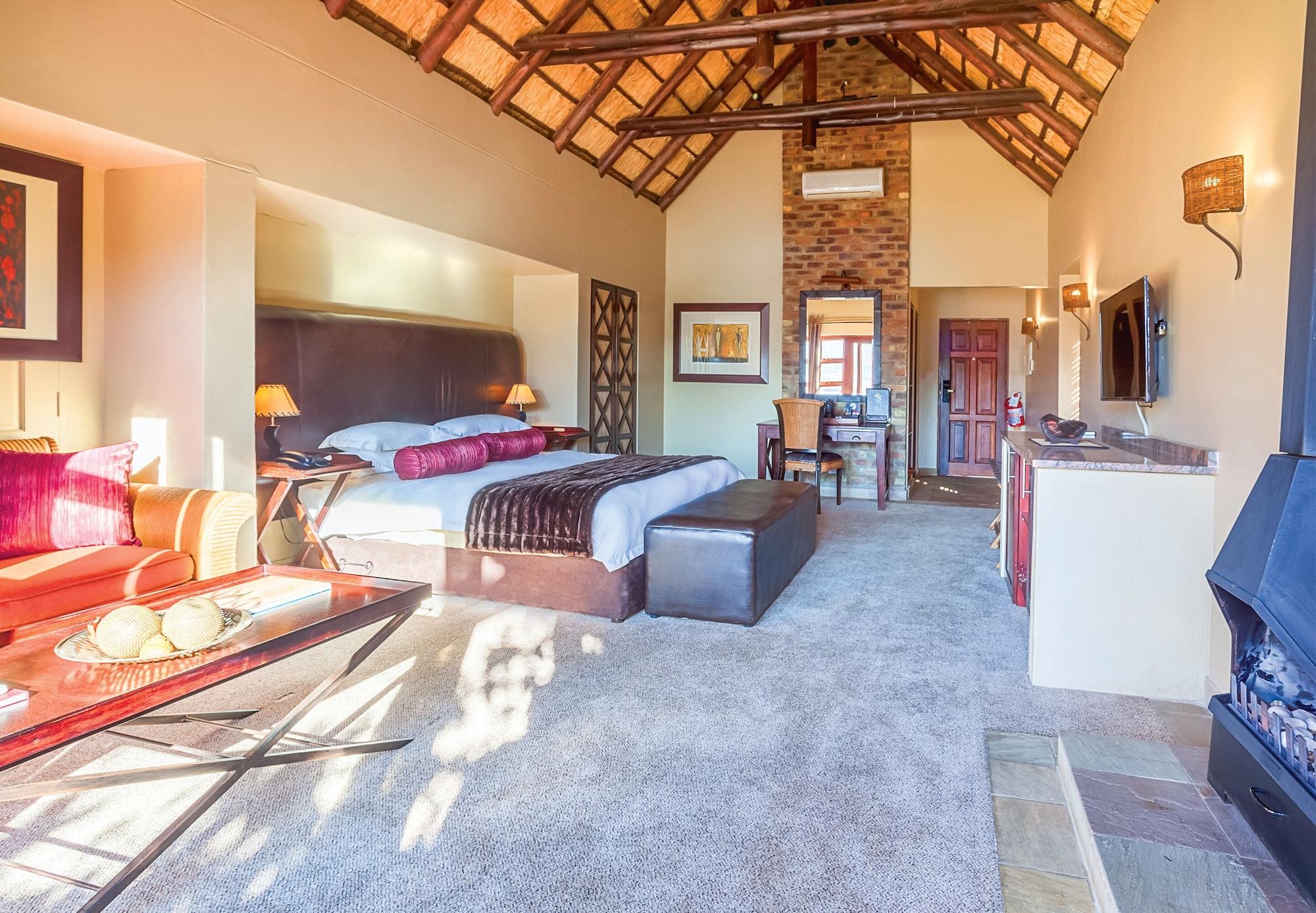 Kloofzicht Lodge & Spa Krugersdorp Zewnętrze zdjęcie Executive Suite at Protea Hotel, Silver Lakes