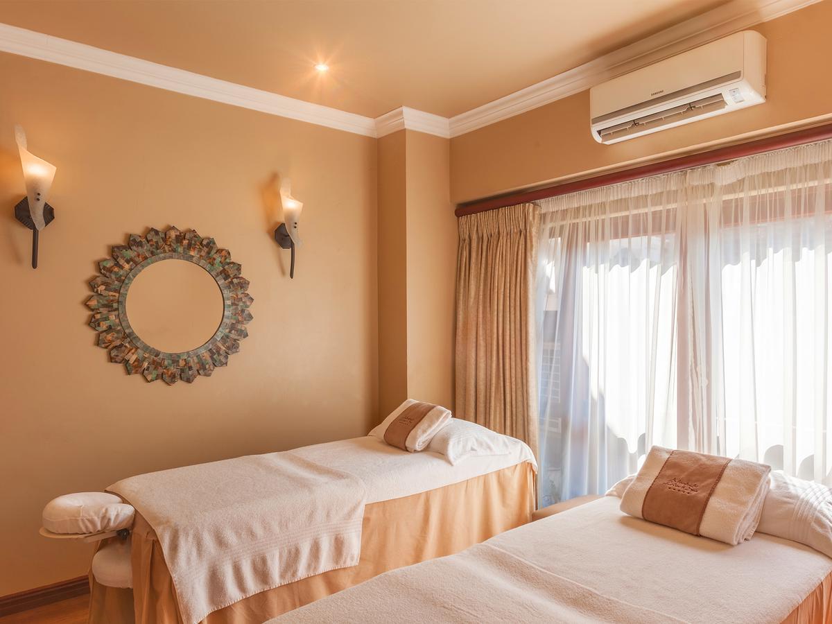 Kloofzicht Lodge & Spa Krugersdorp Zewnętrze zdjęcie A spa treatment room